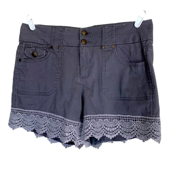 Db established 1962 Embellished Shorts, Size 10, Gray. - Picture 1 of 4